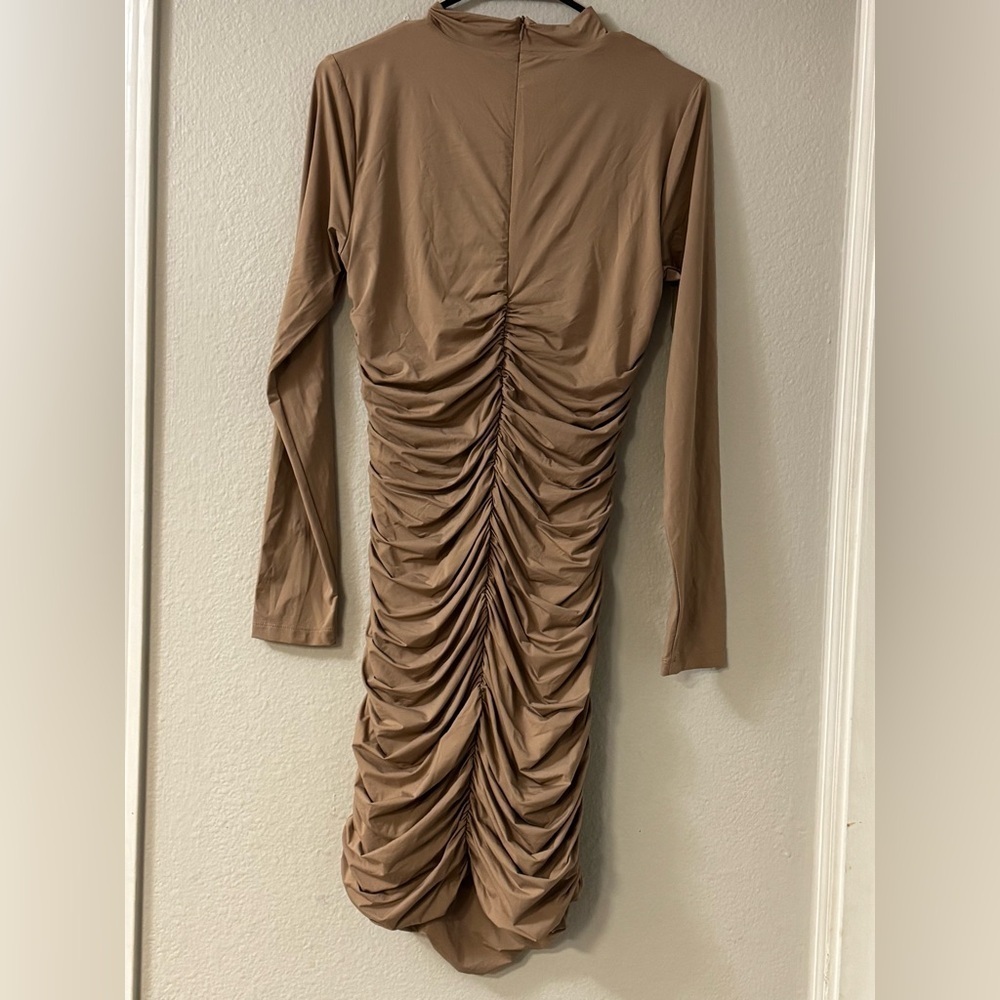 Ten by Babaton Ruched Long Sleeve Mini Dress – Size L Aritzia dress - Picture 6 of 11
